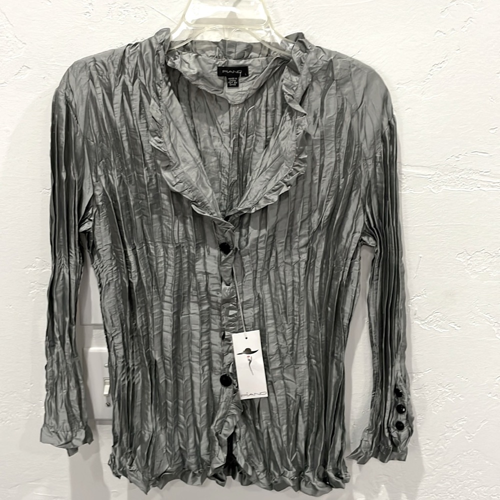 New with tags
Silver formal blouse